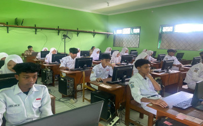 Siswa Kelas 9 SMP Negeri 1 Imogiri Tempuh Tryout TKAD MKKS 2